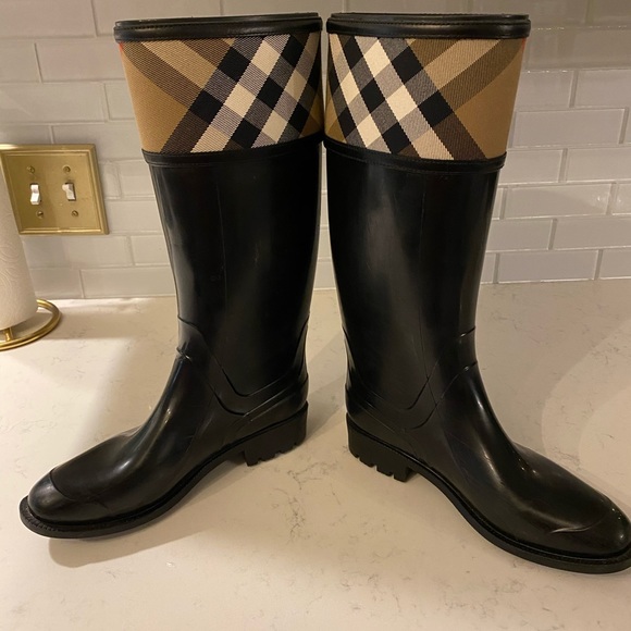 burberry crosshill rain boots